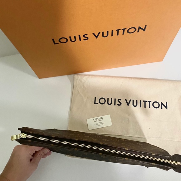 LV Toiletry 26! Authentic ($800) - Picture 5 of 8